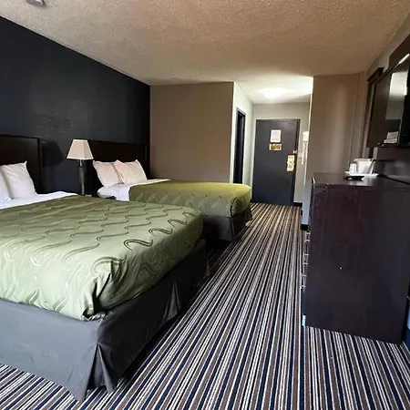 Colby Inn And Suites-2