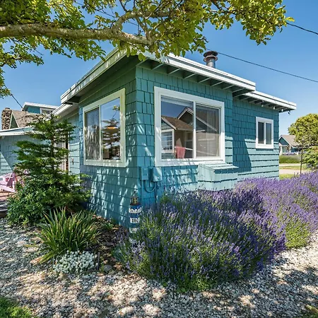 Juan De Fuca Waterfront Hotel & Cottages-3