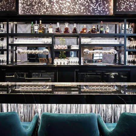 Londonhouse Chicago, Curio Collection By Hilton-2