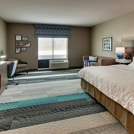 Hampton Inn & Suites By Hilton Southport-3