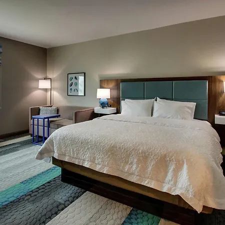 Hampton Inn & Suites By Hilton Southport-3