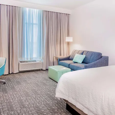 Hampton Inn & Suites Panama City Beach-Beachfront-3