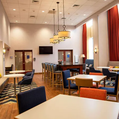 Hampton Inn & Suites Jacksonville-3