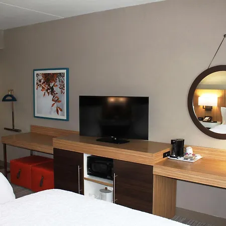 Hampton Inn Forsyth-3