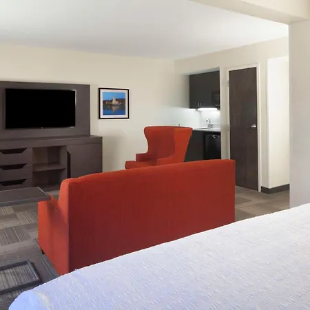 Hampton Inn Charleston-Southridge-3