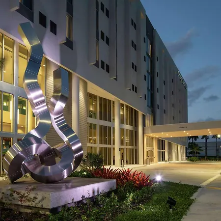 Doubletree By Hilton Miami Doral-3