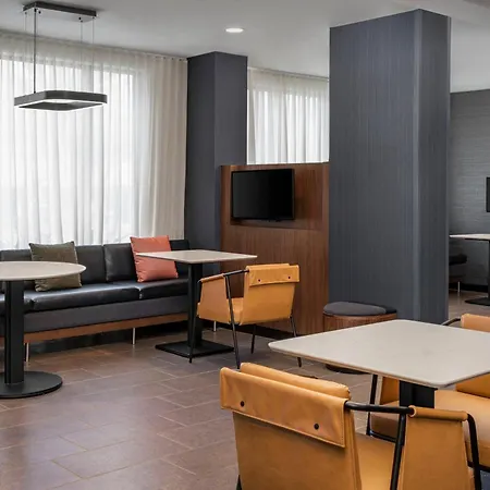 Courtyard By Marriott Jacksonville Butler Boulevard-3