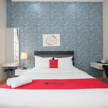 Reddoorz Premium Near Rs Pondok Indah-2