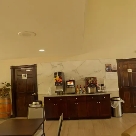 Super 8 By Wyndham Ocean Springs Biloxi-3