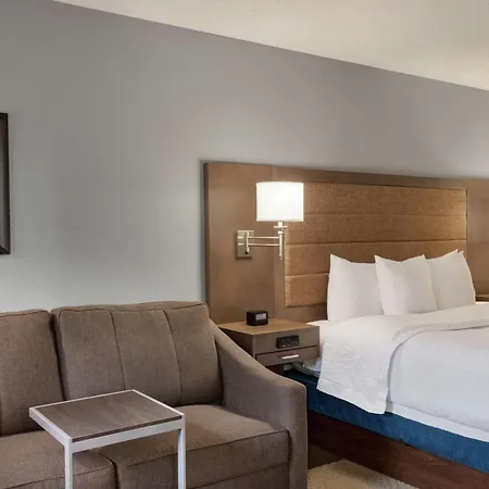 Hampton Inn & Suites Montgomery-Eastchase-2