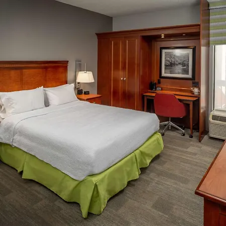 Hampton Inn Charleston Downtown-3