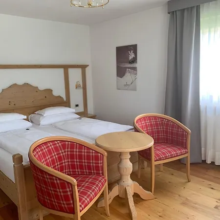 Villa Flora Mountain Lodges-3