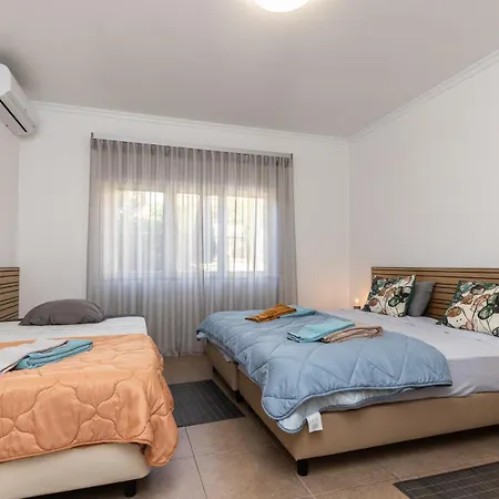 Porta Nova Guesthouse By R-Tex-2