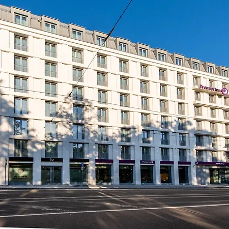 Premier Inn Leipzig City Oper-3