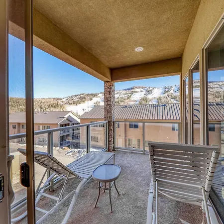 2Br Mountain View With Fireplace, Balcony, W And D-3