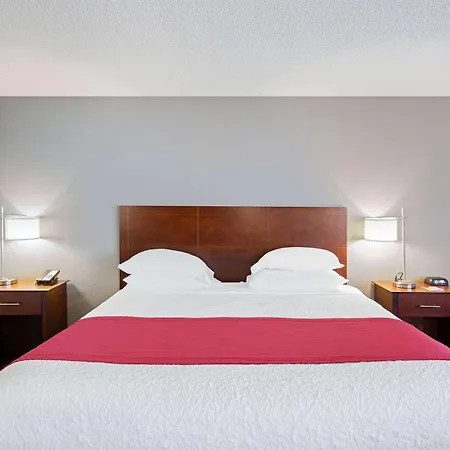 Ramada By Wyndham Bowling Green-3