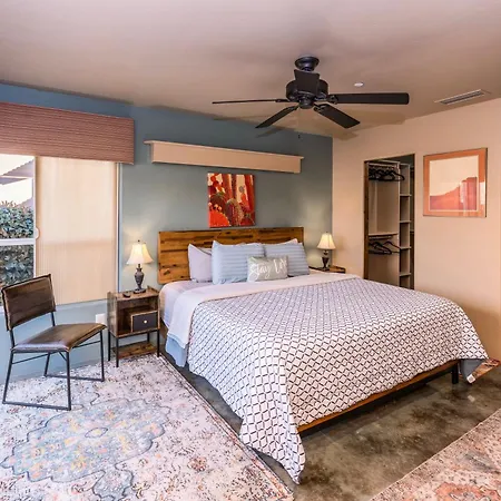 Cozy Cactus Inn-2