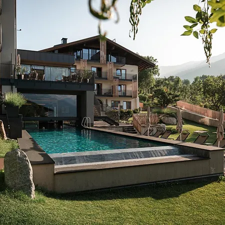Maraias - Luxury Suites & Apartments-2