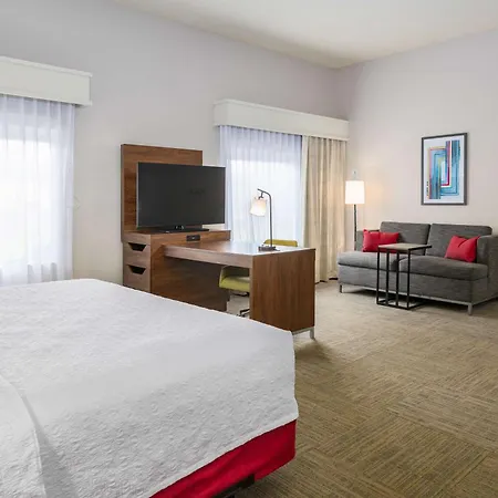 Hampton Inn & Suites Hartford-Manchester-2