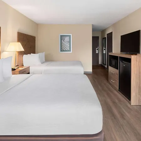 Wingate By Wyndham Troy-2