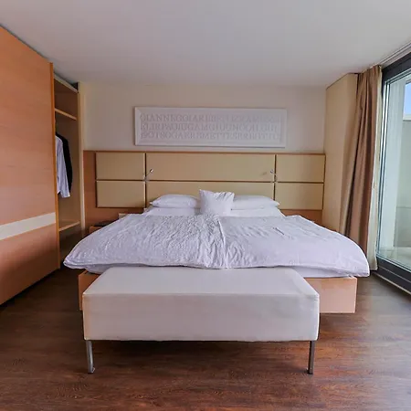 Hotel Garni Muralto-3