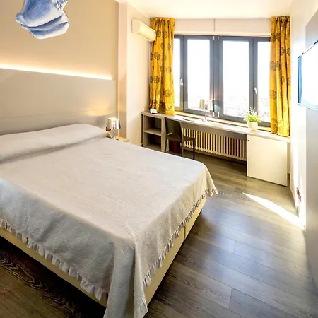 Hotel Italia-3