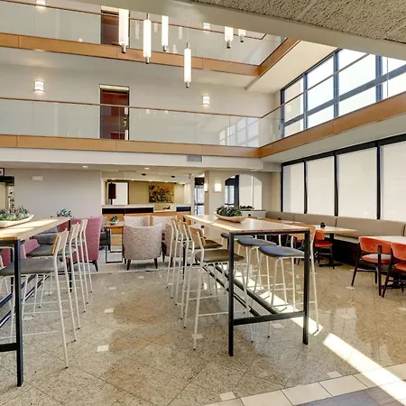 Drury Inn & Suites Marion-2