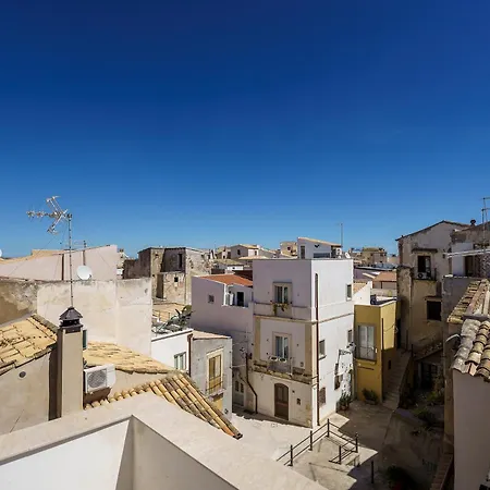 Ortigia Boutique Suites-3
