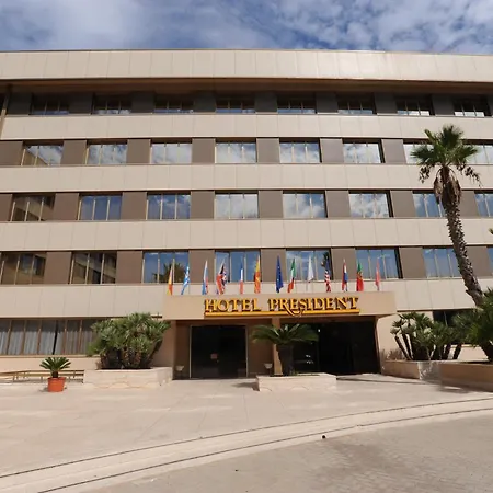 Hotel President-2