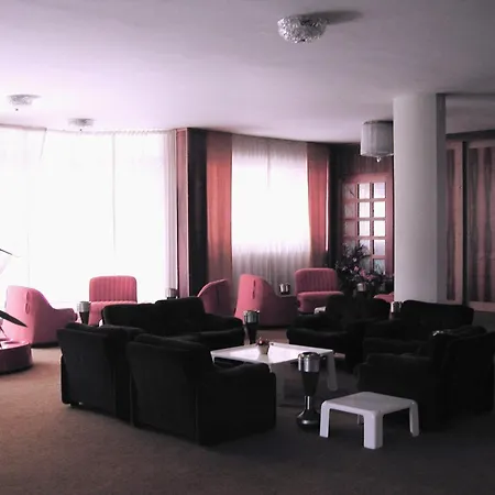G. Hotel Capitol-3