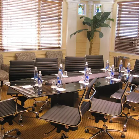 Executive Hotel Vintage Court-2