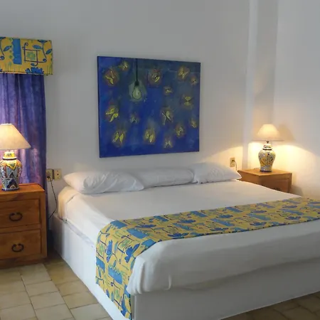 Emperador Vallarta Beachfront Hotel And Suites-3