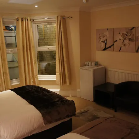 Sapphire Hotel London-2