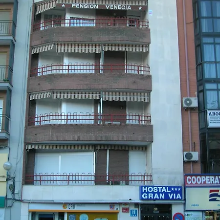 Hostal Gran Vía-3