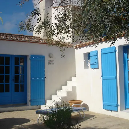 Le Buzet Bleu Bed & Breakfast-2