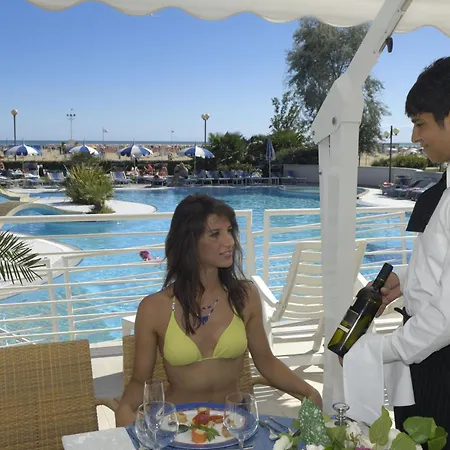Majestic Beach Hotel&Wellness-2