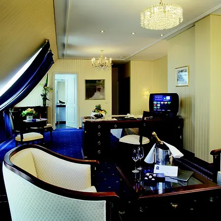 Hotel Ambassador-2