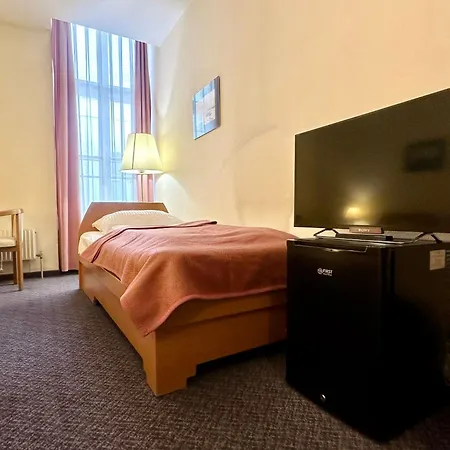 Very Central Apartments, 5 Min To City Center, No Reception-3