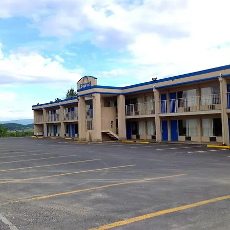 Days Inn By Wyndham Staunton-3