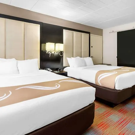Quality Inn & Suites Altoona-3