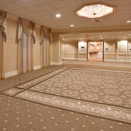 Clayton Plaza Hotel & Extended Stay-3