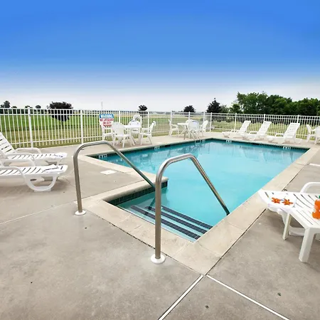 Lancaster Inn & Suites-3