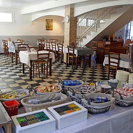 Le Petit Manoir Logis-2