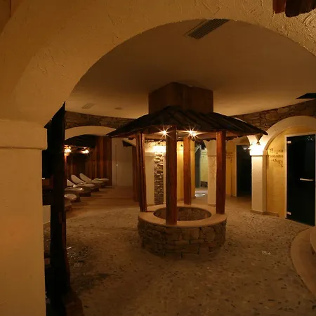 Hotel Garni La Roccia-3