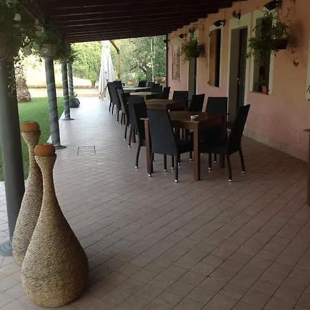 Queen Hotel-2