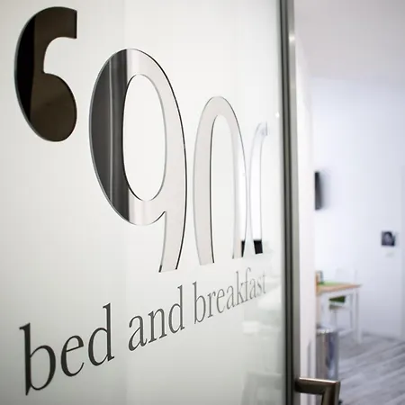 B&B '900-2