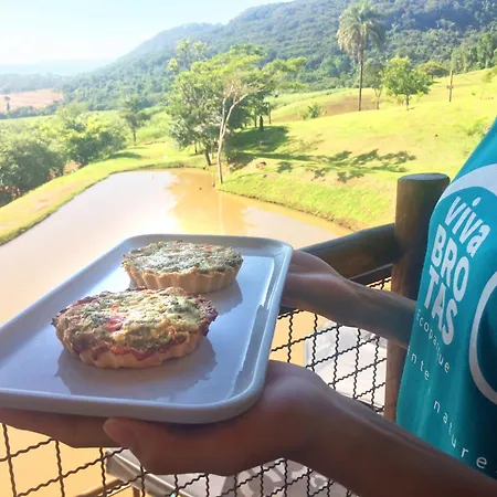 Viva Brotas Chalés e Cabanas com cachoeira-2