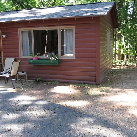 Tall Pines Inn-3