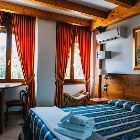 Arciduca Charming House Room & Breakfast-2