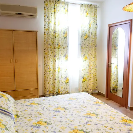 Villa Elvira B&B-3